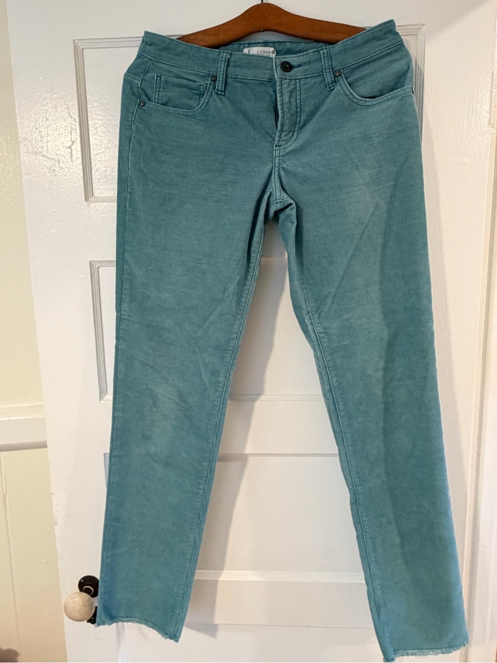 Womens Carve  - Classic Straight Fit.  Low waist